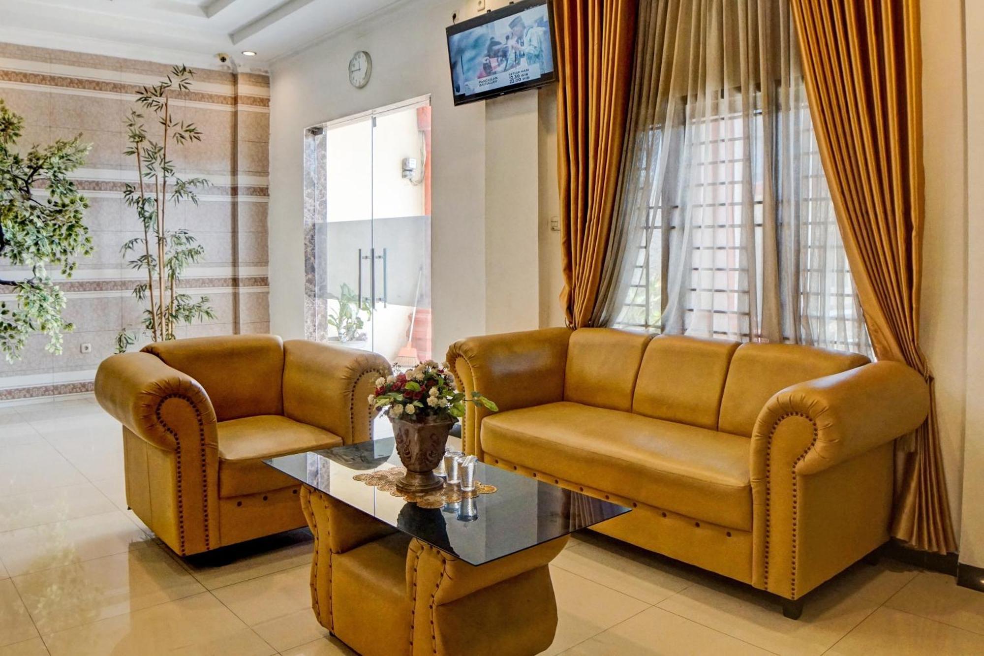 Oyo 92638 Jr Residence Syariah Medan Exterior photo